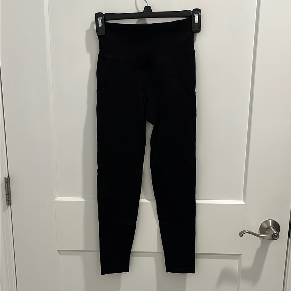 PINK Black Ribbed Leggings with High-Waisted Design